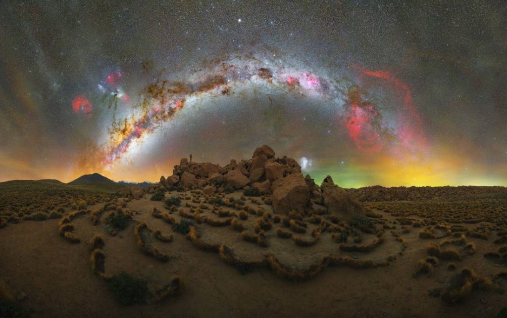 Mlekwegboog in de Atacama-woestijn in Chili. 