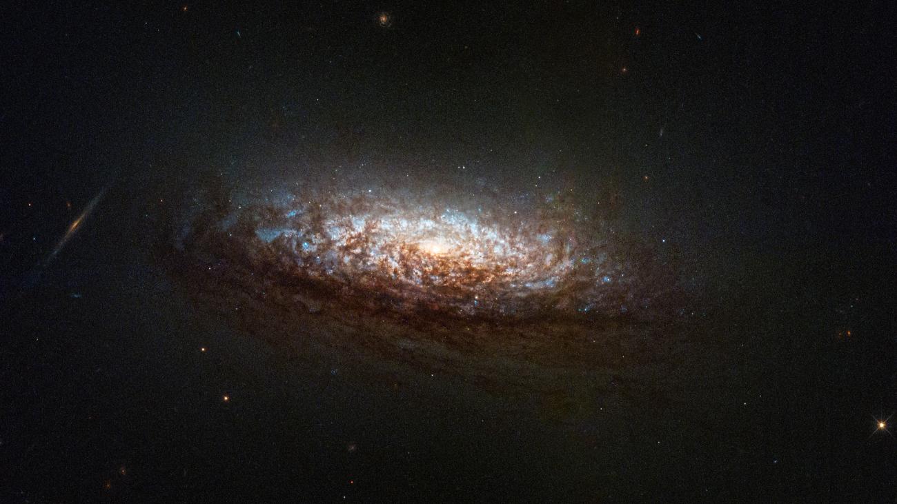 NGC 1546 gefotografeerd door Hubble