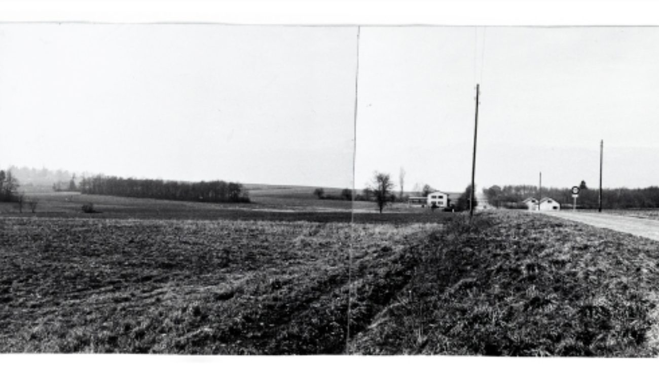 Een foto genomen rond 1954 van het terrein waar het eerste CERN-laboratorium zou worden gebouwd.