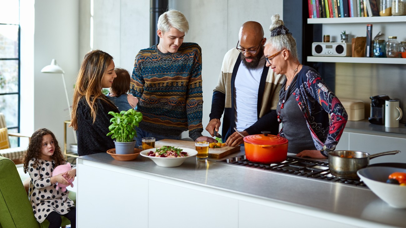 interacties familie in de keuken