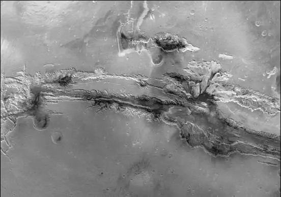 Een foto van de Valles Marineris, gemaakt door Mariner 9